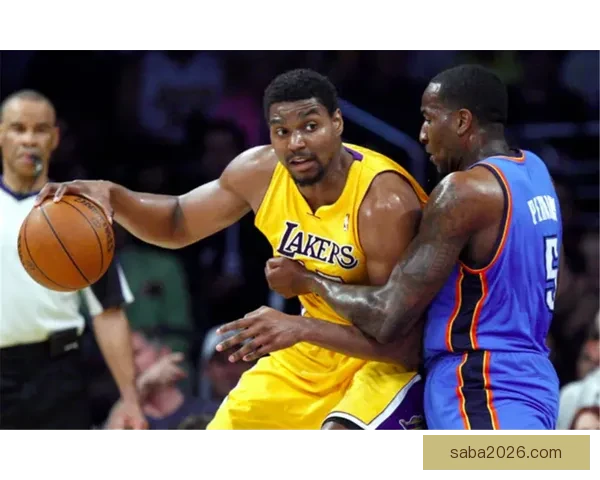 好久不见38岁拜纳姆现身洛杉矶骑行昔日湖人双冠功臣再引球迷回忆